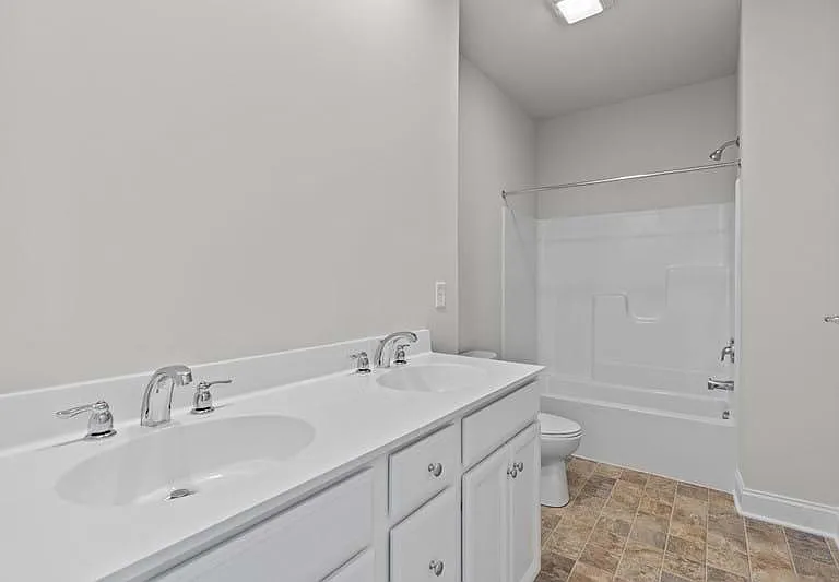 3225 Parade St — Photo 23