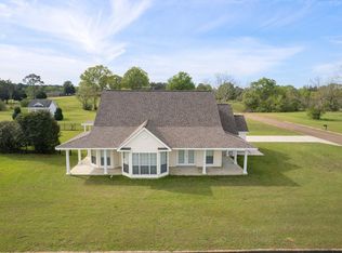 21 S Resort Dr, Lumberton, MS 39455