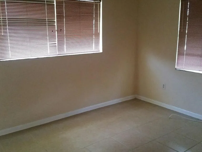 2216 Anne Ave — Photo 8