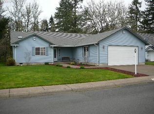 1225 Edgewater Ln, Cottage Grove, OR 97424