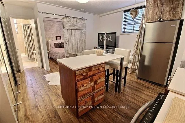 Building Photo - 28 Cosburn Ave #103