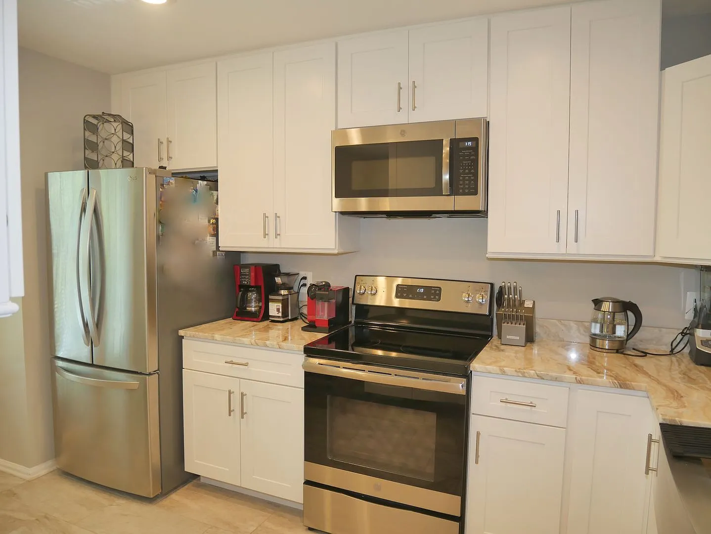 Bright And Beautifully Appointed 3bed/3bath Townhome In Vienna For Rent — Photo 4