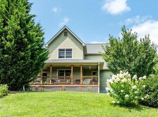 31 Old Farm Ln, Fairview, NC 28730