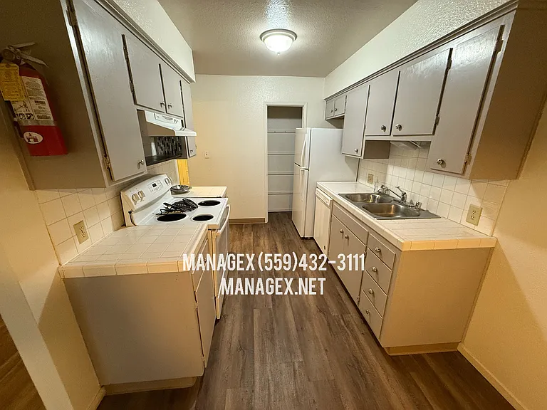 6047 N College Ave #C — Photo 10