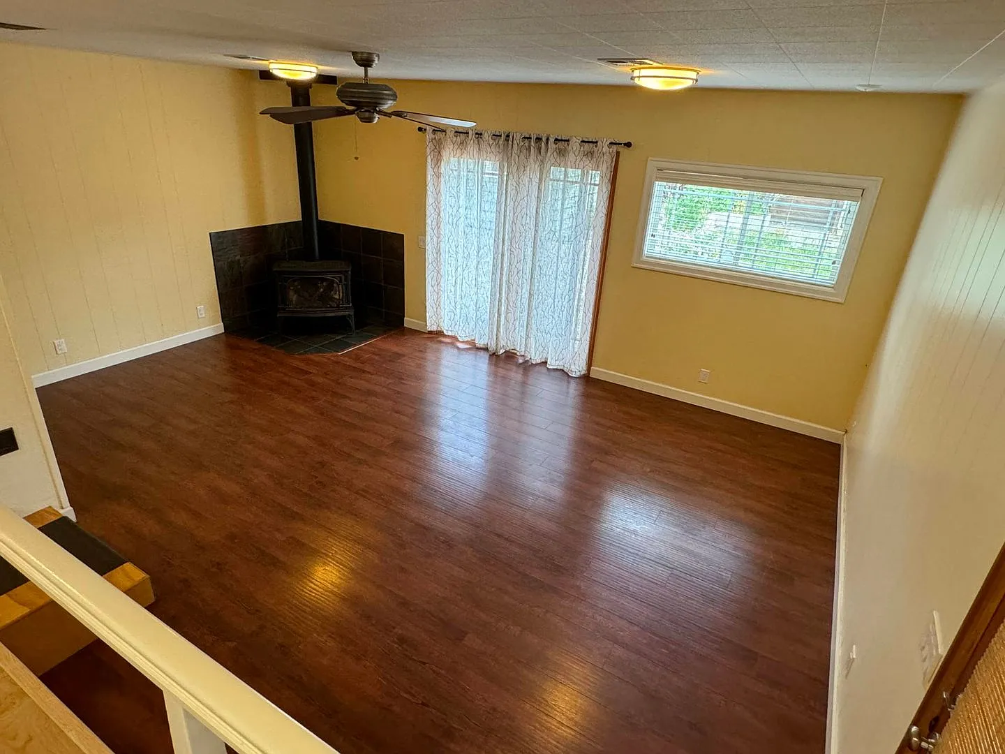 3 Bedroom 2 Bathroom House in SE Eugene — Photo 3