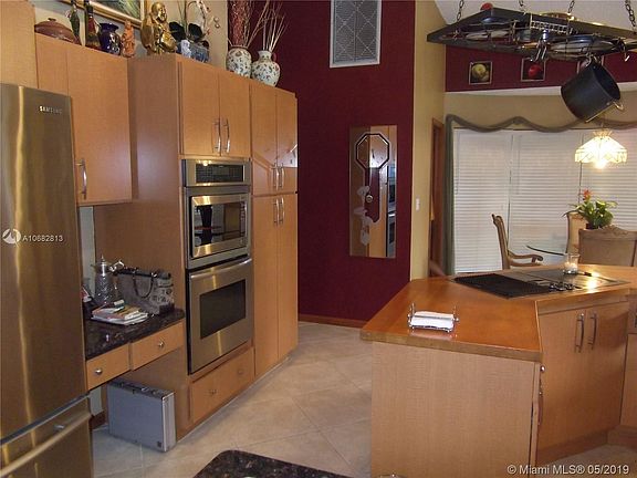 4th image of 11171 NW 10th Pl