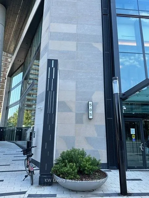 585 Bloor St E #1124