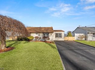 17 Piedmont Rd, Edison, NJ 08817