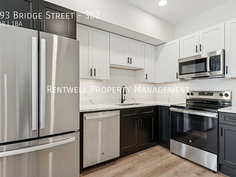 193 Bridge St #302 — Photo 1