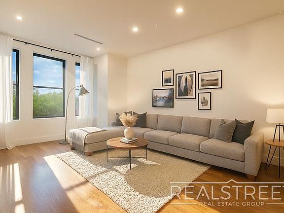 4th image of 522 Eastern Pkwy #2F