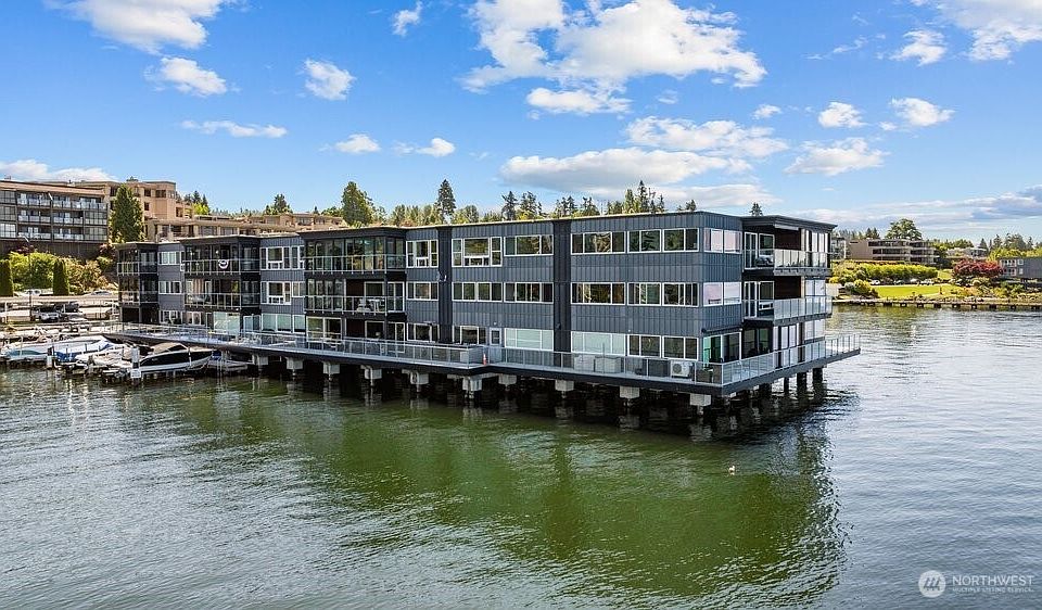 1st image of 515 Lake Street S #205
