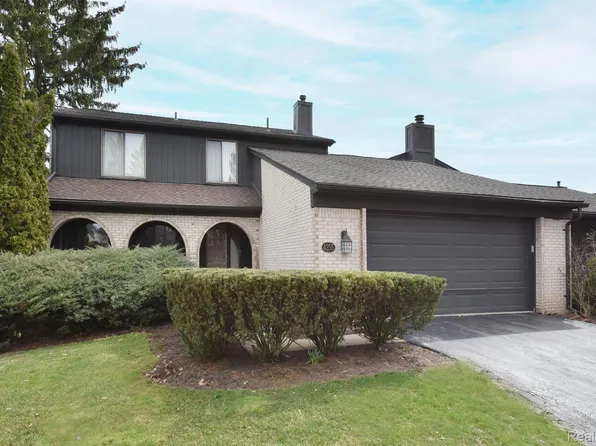 4255 Wabeek Lake Dr S, Bloomfield Hills, MI 48302