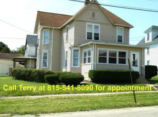 120 S Cherry Ave APT 1, Freeport, IL 61032