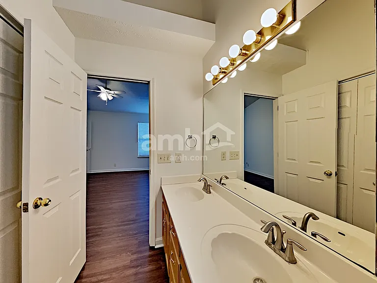 2960 Riverbend Dr — Photo 14