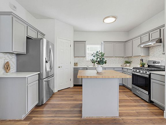 3rd image of 5500 Toscana Ave