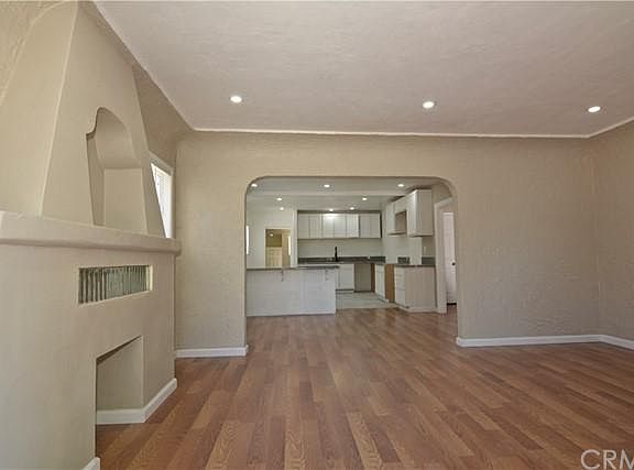 2nd image of 1288 N Mount Vernon Ave
