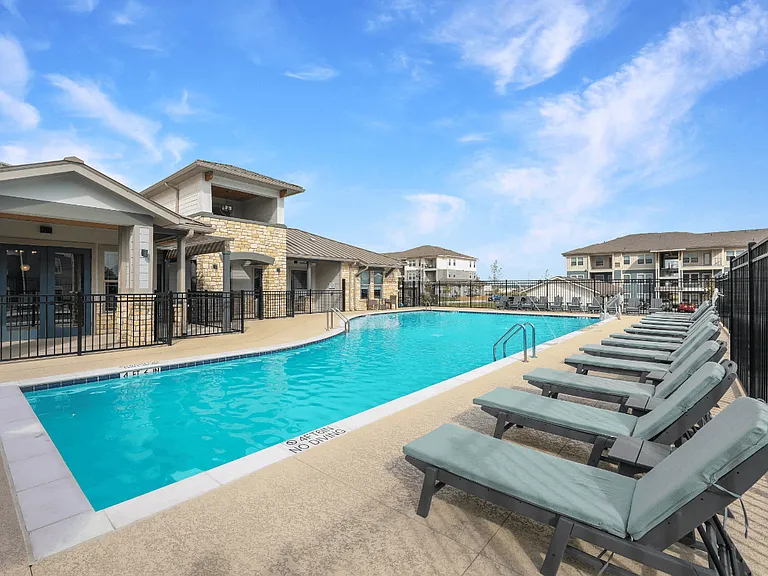 The Lantana Apartments — Photo 19