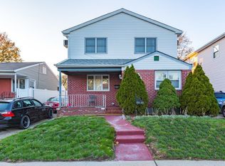 12832 237th St, Rosedale, NY 11422