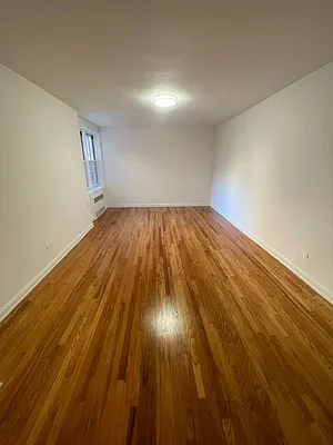 Rented by Queens Apartments Realty LLC | media 1