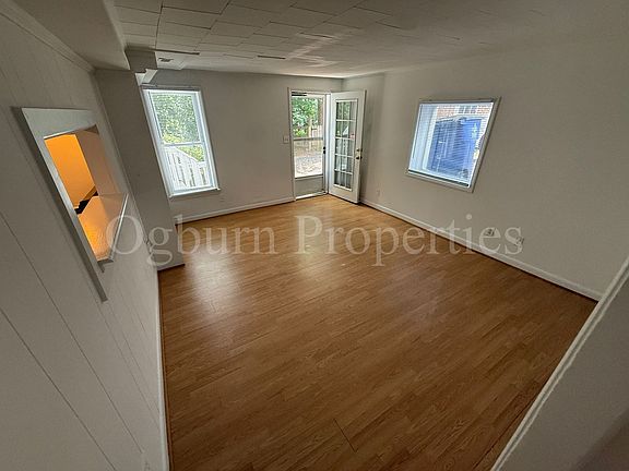 3rd image of 158 Piedmont Ave APT A