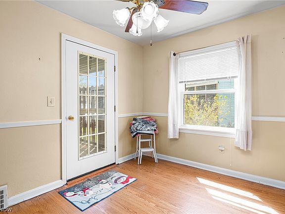 4th image of 2616 Garfield Blvd