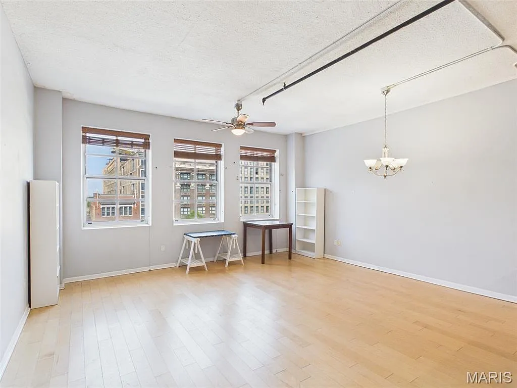 1 bed, 1.0 bath, 1053 sqft, $1,250 — Photo 4