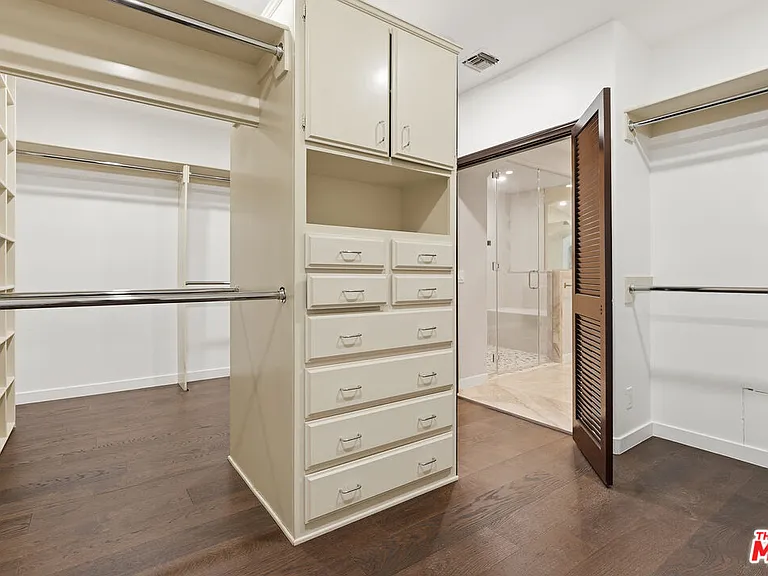 1200 N Doheny Dr — Photo 21