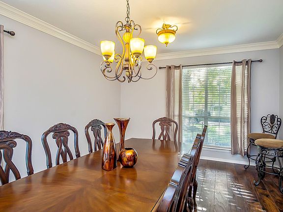 5th image of 5215 Laura Lee Ln