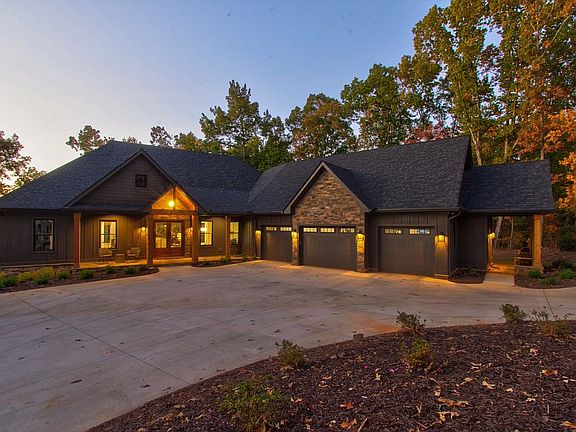3rd image of 80 Moreland Heights Dr