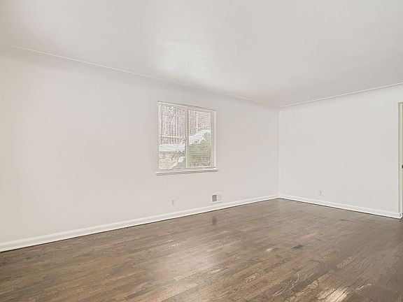 5th image of 2531 S Pennsylvania St