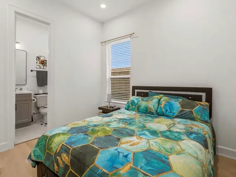 6528 Weston St — Photo 10