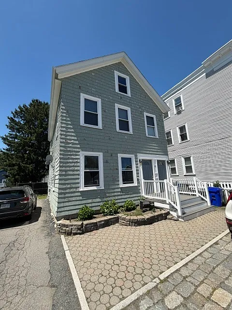 3 bed, 1150 sqft, $3,150 — Photo 1