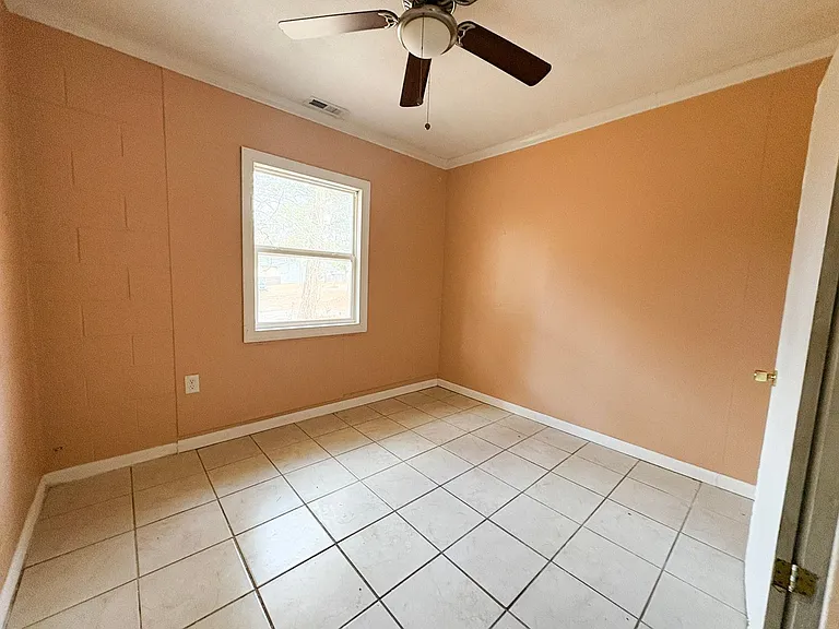 501 Weaver St — Photo 6
