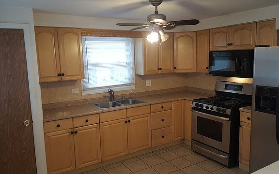 3rd image of 9026 W Church St