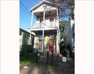 1st image of 1011 Pleasant St