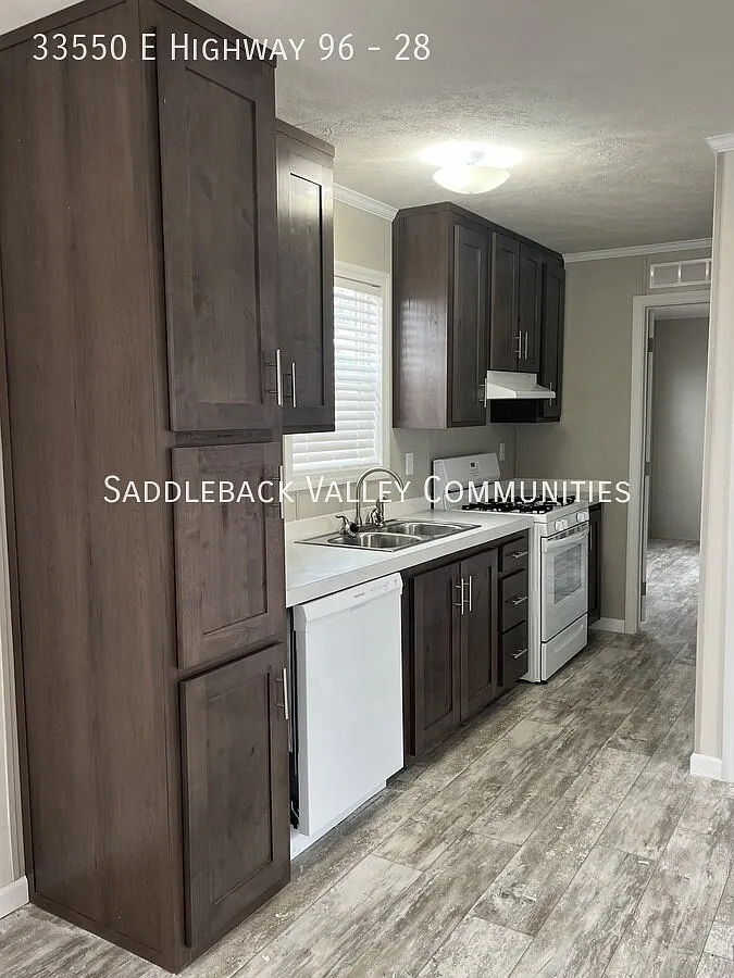 New 2 Bedroom 2 Bath Clean simply living! — Photo 2