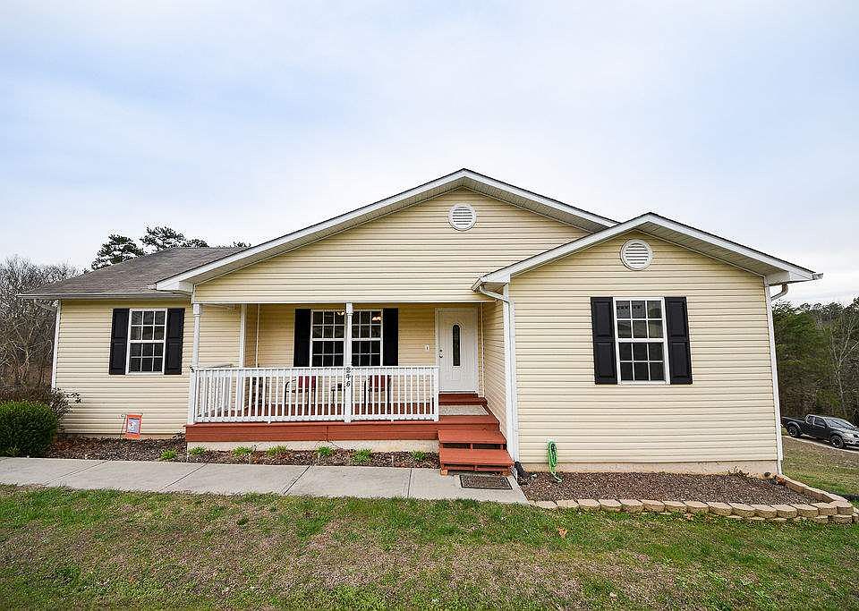 1st image of 245 Fern Dr SE