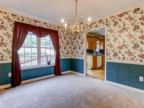 4th image of 625 Crystal Anne Ln