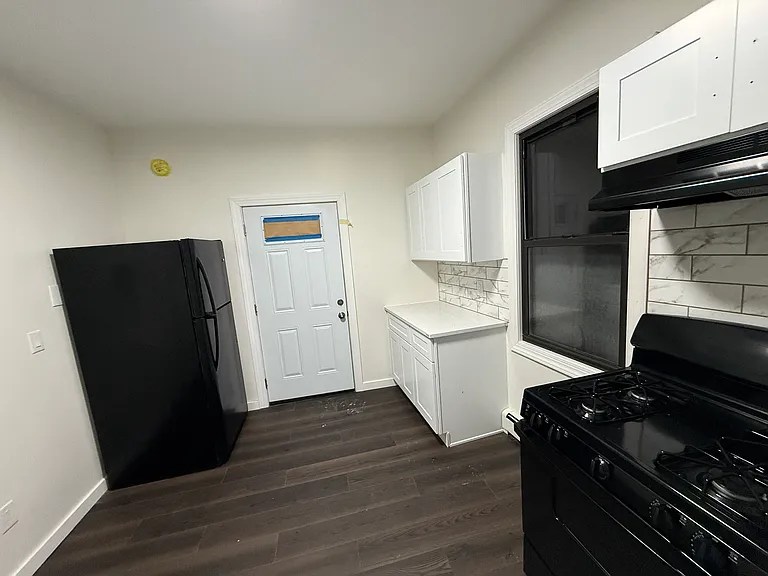 128 Campbell Ave #2 — Photo 3