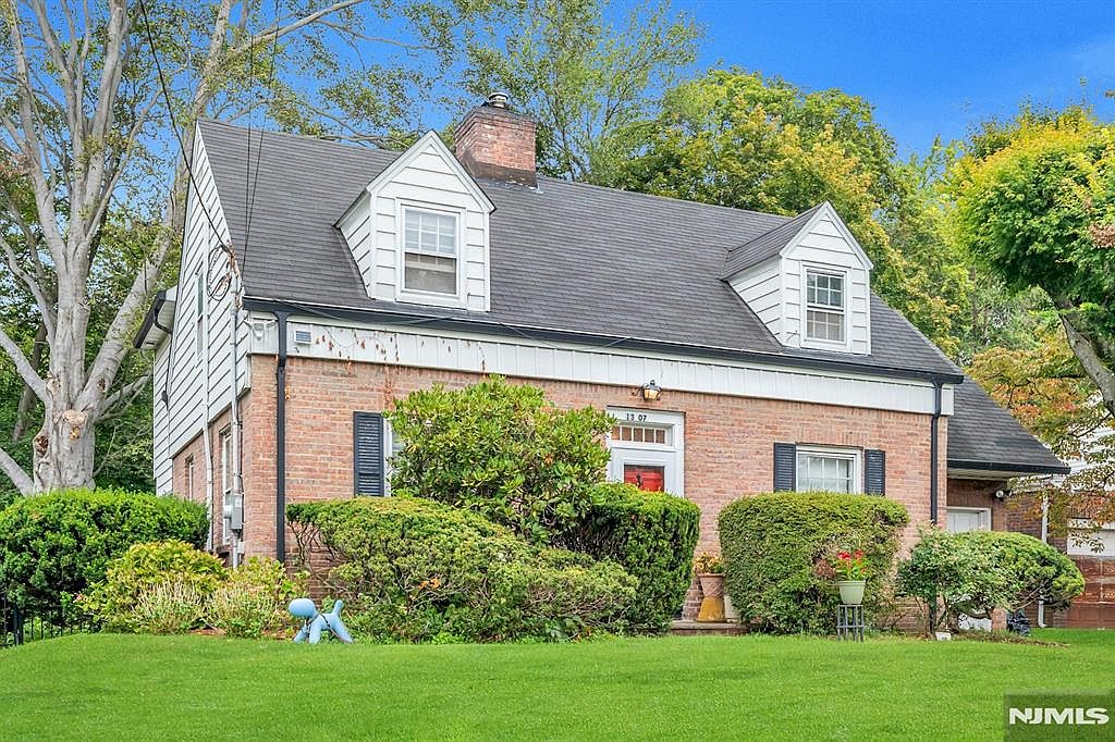 13-07 Ivy Ln, Fair Lawn, NJ 07410 | Zillow