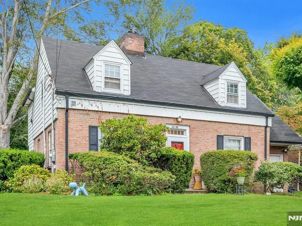 13-07 Ivy Ln, Fair Lawn, NJ 07410