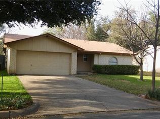 648 Pleasant Manor Ave, Burleson, TX 76028