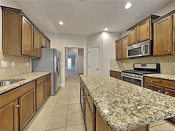 5th image of 2004 Willowcrest Dr