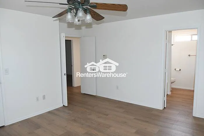 10426 W Oregon Ave — Photo 15