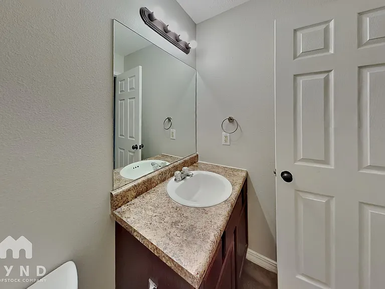 624 S Mahn Ave — Photo 14