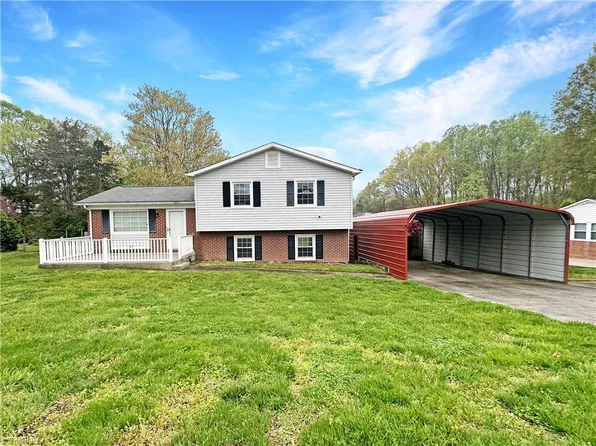 94 Musket Dr, Kernersville, NC 27284