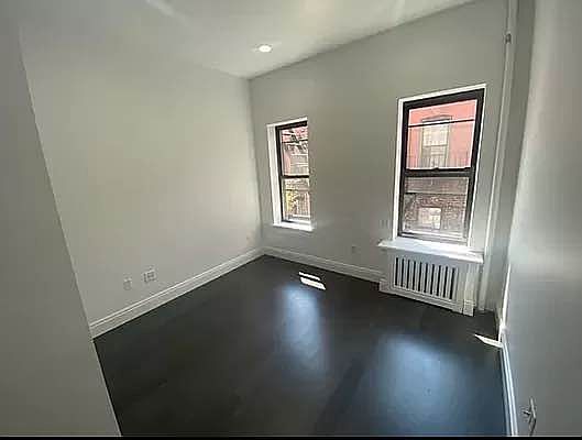 3rd image of 356 W 45th St APT 5D