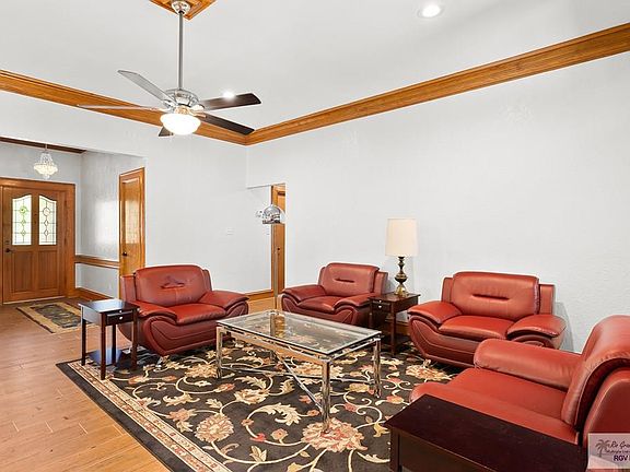 2nd image of 2922 Treasure Hills Blvd