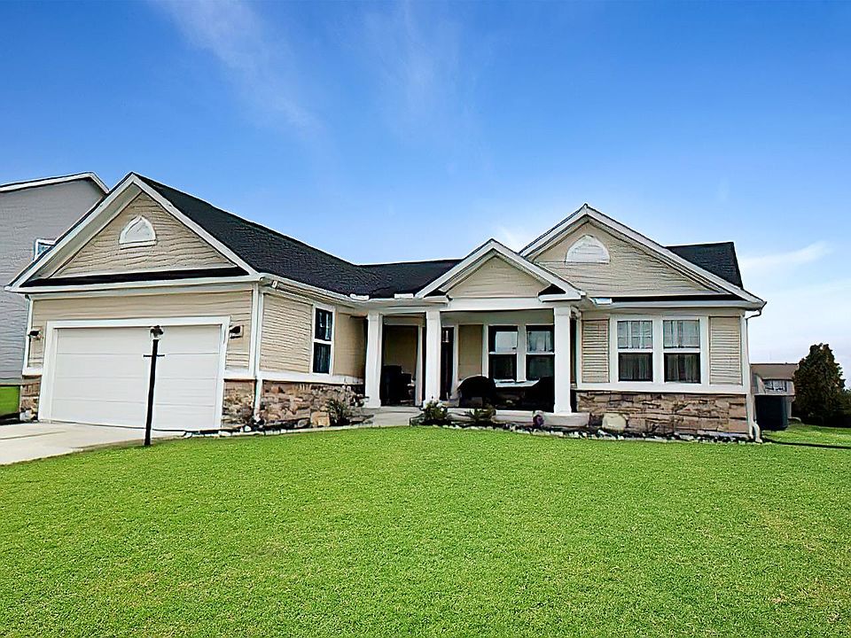 1st image of 3657 Garrett Dr