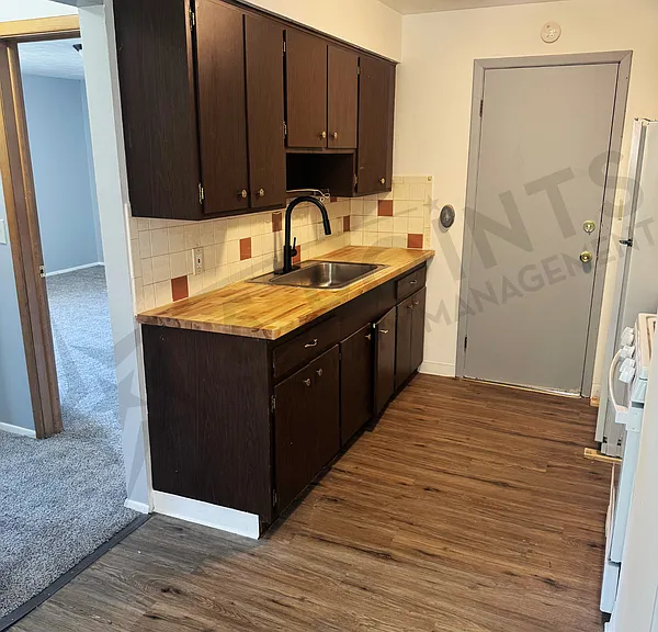 927 E 216th St #1 — Photo 3